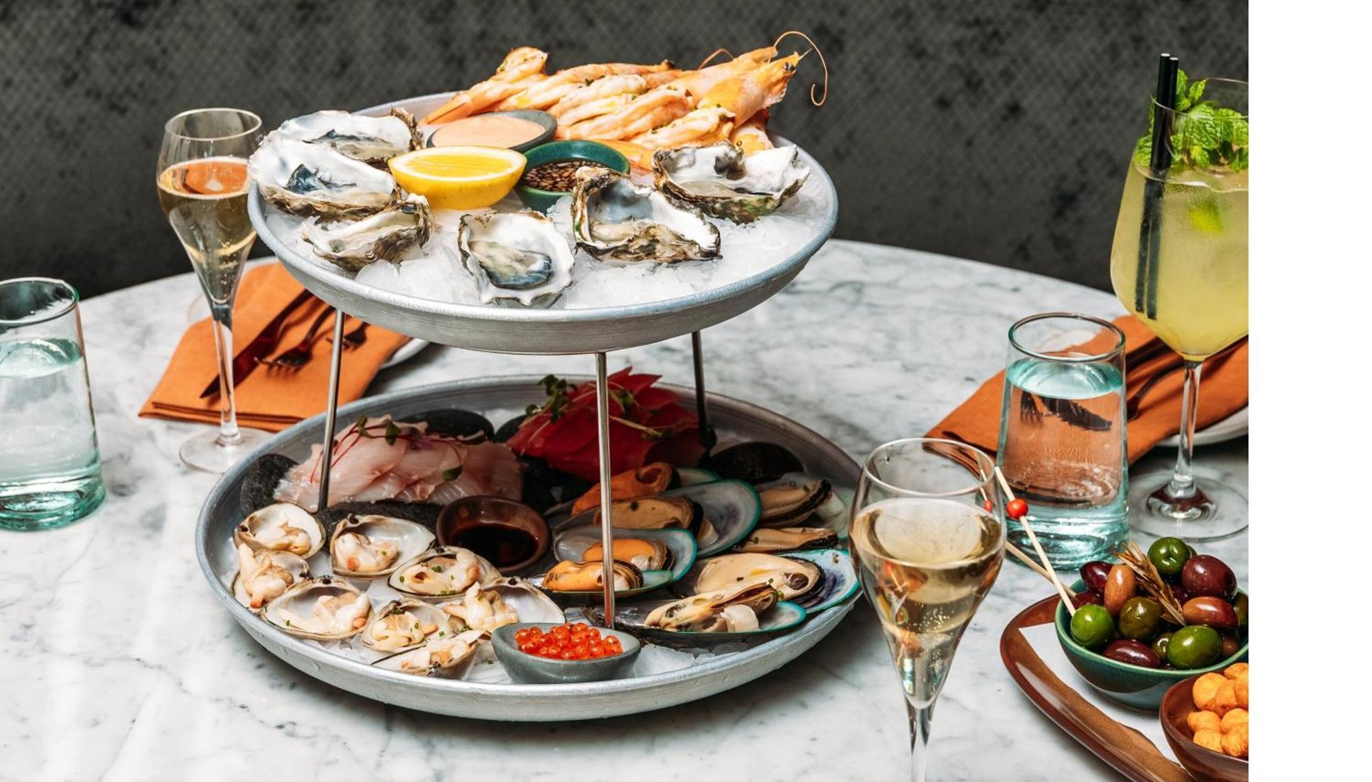 Intercontinental Wellington By Ihg Hotell Exteriör bild Seafood platter