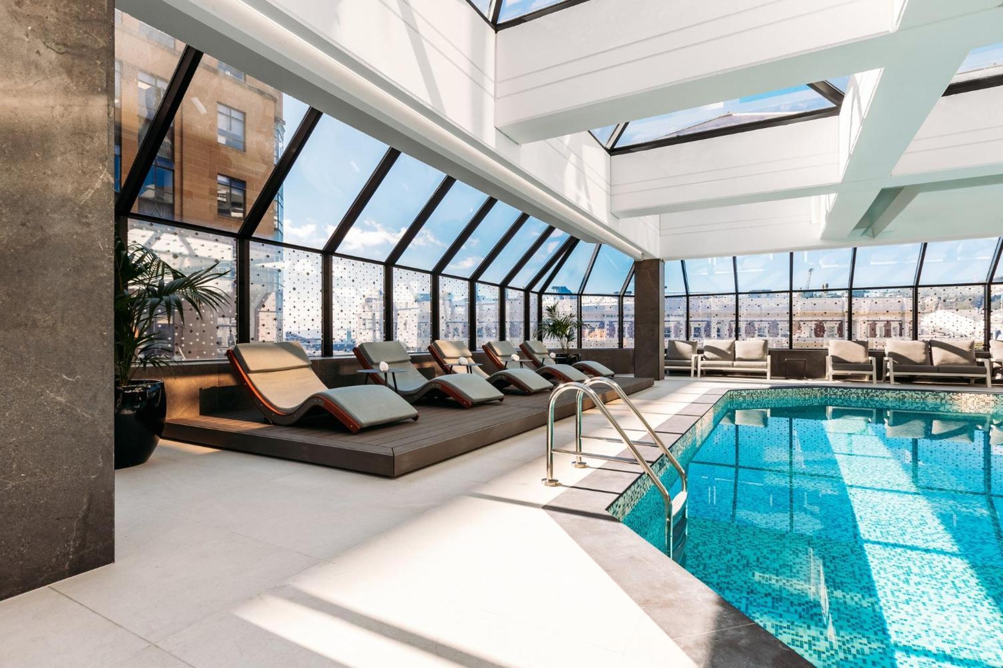 Intercontinental Wellington By Ihg Hotell Exteriör bild The pool at the 100 East 53rd Street building
